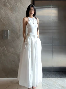 SENWA | French Style Sleeveless Waist-Cinching Fitted Dress