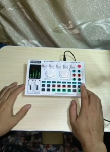 =Bonkyo F999Max Soundcard + Wireless mic live broadcast equipment full set Bluetooth live sound card.