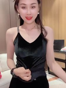 เสื้อชั้นในสายเดี่ยวผ้ากำมะหยี่สีทองฤดูใบไม้ร่วงและฤดูหนาวสำหรับผู้หญิง เสื้อกั๊กแบบมีแผ่นเสริมหน้าอกแบบสวมใส่ได้ตลอดทั้งปี