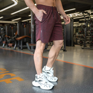 กางเกงขาสั้นกีฬาฤดูร้อนสำหรับผู้ชาย วิ่ง ออกกำลังกาย ฟิตเนส กางเกงลำลอง ระบายอากาศได้ดี แห้งเร็ว ระบายความชื้นได้ดี ทรงหลวม ทรงหลวม