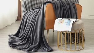 Grade Quilts Comforter Blanket Selimut Baldu Gebu Flannel Velvet Plush Throw Blanket(180-200cm+70-100cm)