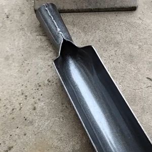 Agricultural tools: shovels digging holes digging pits digging pits piling digging yams shove