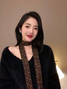 Fashionable Leopard Print Scarf Versatile Neck Warmer Long Rectangle Decorative Accessory for All Seasons High-End Feelings