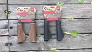 Odi | ODI EL13 Lock-on Mountain Bike Ergonomic Grips Retro Leather with Large Pads for MTB/Road/Brompton Folding Bicycle