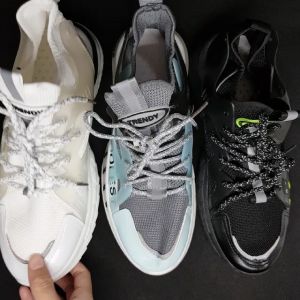 Sepatu Sneakers Sport Pria