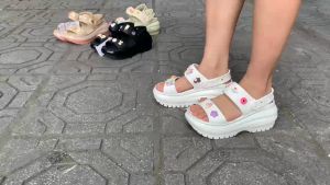 DÉP SANDAL NHỰA ĐI MƯA CROCS MEGA CRUSH CAO 8CM CHO NỮ màu trắng