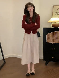 เสื้อสเวตเตอร์ถักสีแดงสำหรับผู้หญิง ฤดูใบไม้ร่วง 2025 ใหม่ ระดับไฮเอนด์ ความรู้สึกระบาย แจ็คเก็ตคาร์ดิแกนถักเปิดสำหรับผู้หญิง