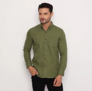Kemeja basic pria lengan panjang bahan katun Oxford warna hijau army