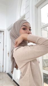 YEPPUSHOP - Ameera Instant | Hijab Bergo Oval Tali Instant Bahan Jersey Stella Soft Pet Tali