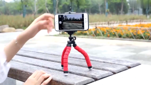 Free Gift 4Pcs Octopus Cell Phone Bracket Live Desktop Lazy Tripod Bedside Triangular Clip Universal Multifunction Fast Hand Photo Outdoor Shooting Selfie Mini Photo Portable Clip Bluetooth Floor Remote Control