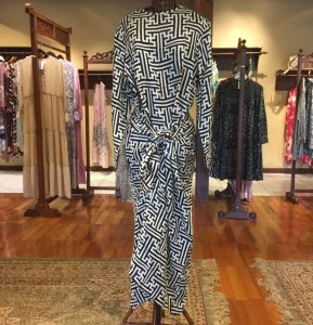 Ikat Dress Viscos by Dian Pelangi LIMITED EDITION Busana Muslim Baju Maxi Gamis Abaya Kaftan Gaun Outfit Busui Pesta Pernikahan Kondangan Casual Formal Wanita Hijaber Korea Cantik Anggun Modis Modern Elegan Mewah Model Korea Terbaru Motif Batik Kekinian