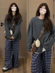 Áo Len Cardigan Cổ Tròn Màu Xám Cổ Điển Cho Nữ Mùa Thu Đông 2025 Phong Cách Hàn Quốc Rộng Rãi Dệt Kim Áo Khoác Ngoài