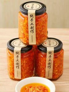 Authentic ChaoShan Garlic And Chili Sauce Handmade Farmhouse Commercial Medium Spicy Sauce for Universal Use Bottled 180g