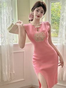 Elegant New Chinese Style Knitted Qipao Dress Womens Bodycon Dress with Belt High Slit Embroidered Hollow Button Design