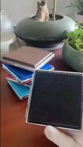 Leather patterned plastic cigarette box moisture-proof and pressure resistant portable cigarette holder