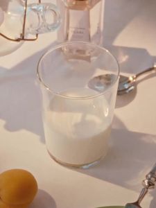 melt season | Pearl Girl Rice Sandalwood Perfume