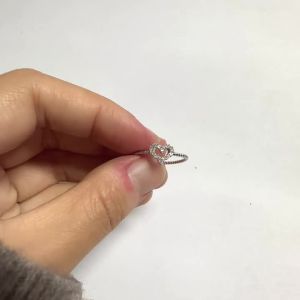 Huitan Chic Heart Rings for Women Dainty Love Finger Ring with Cubic Zircon Twist Band Fashion Contracted Wedding Bands Jewelry