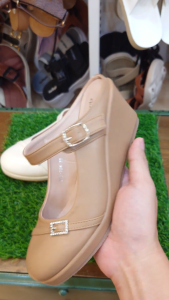 GF Shoe Buckle Closed-Toe Wedges G 333-794
