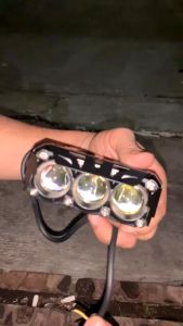 Lampu Tembak Sorot LED Laser Gun SQL 3 Mata 2 Warna Putih Kuning 20Watt 12-24Volt Nyala Dekat Kuning Jauh Putih Untuk Motor Dan Mobil