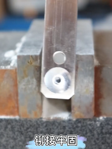 Gói 20 Cây Đinh Rút Rive Nhôm Mũ Lớn M5x14mm Hai Đầu Tạo Ra Liên Kết Chặt Khi Dùng Kềm Bấm Rút Rivê Thông Dụng