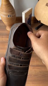 Sepatu Sneakers Pria Casual Kulit Model Triple Strap Moralist M704