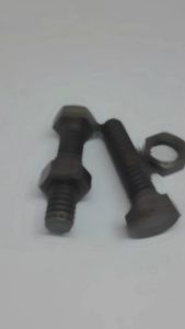 Jual Baut Baja 1 pcs Universal  Ukuran 1/2 x 1 3/4 NC drat Halus Bahan besi warna kuningan dan Hitam bahan besi Universal satu set dengan mur