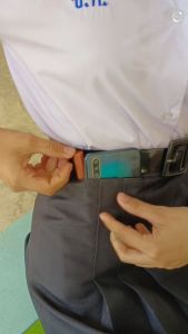 กระโปรงนักเรียนทรงแก้ไขสีดำ, ตีเกร็ด 5.5 นิ้ว, ยาว 20-28 กระโปรงนักเรียนทรงแคบ ผ้าลีวาย ผ้าลูงนาย ตรา Lungnai