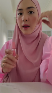 SR12 LIP GLOW LIP SERUM PERAWATAN BIBIR LIPSERUM MENCERAHKAN DAN MENUTRISI BIBIR