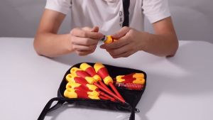 (Bangkok มีสินค้าในสต๊อก) ชุดไขควงกันไฟ 10ชิ้น เหล็กCR-V SIBOLE