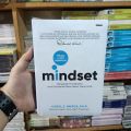 Buku MINDSET - Carol S Dweck. 
