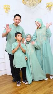 Fashion Keluarga: Baju Couple Katun Sigaret Sage yang Menyatukan Gaya dan Kenyamanan