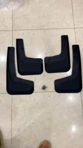 Chắn bùn bánh xe Ford Ranger 2024 2025 chất liệu nhựa dẻo hạn chế bùn đất bắn lên xedễ dàng lắp đặt