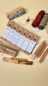 Nhang Thủ Công 3 Lành Hộp 30 Que Nhiều Mùi 100 % Tự Nhiên Tặng Kèm Đế Chăm Không Hóa Chất Xông Thơm