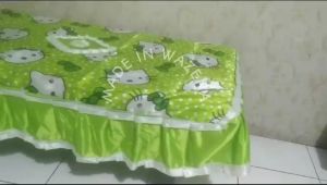 Taplak Alas Meja Tamu Motif List Hellokitty Warna Hijau