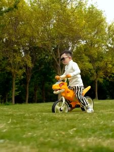 Xe thăng bằng xe chòi chân xe trượt hình khủng long cho trẻ từ 2-8 tuổi