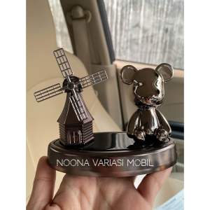 Pengharum Parfum Mobil Solar Cell Beruang in Amsterdam