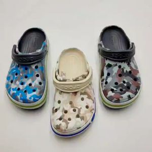 รองเท้าลำลองแฟชั่น สไตล์ Crocs Bayaband Camo Graphic Clog