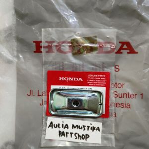tutup swingarem setelan rantai cs 1 new megapro mono cap swingarm end