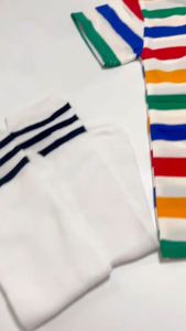 ชุดเซ็ตเอี๊ยม + เสื้อแขนสั้นเรนโบว์ + ถุงเท้ายาว (ชุดนี้มีรายการสำหรับชุดเซ็ตเอี๊ยม รูปแบบ ใหญ่ สมบูรณ์แห่งประสบการณ์)