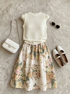Elegant Stylish White Knit Top Printed Skirt Two-Piece Set