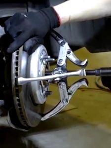 3 JAWS PULLER AND GEAR PULLER 3 - 8 INCHES