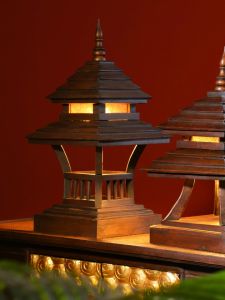 THAILUCKY โคมไฟหัวเสาทรงไทย โคมไฟทางเดิน โคมไฟไม้ โคมไฟตั้งโต๊ะ โคมไฟไม้แกะสลัก โคมไฟไม้ตกแต่งห้อง โคมไฟไม้ทรงไทย โคมไฟไม้ประดับ - Lazada