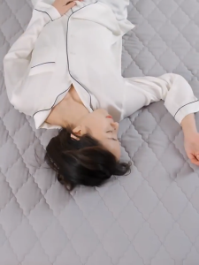 MOCOO 100% Waterproof Mattress Protector Cover Thicken Quilted Cotton Pad Bed Sheet Fitted Queen Mattress Bedspread