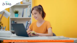 St Ives Blemish Care Apricot Face Scrub 170g - Helps prevent blemishes and evens skin tone