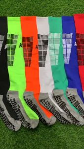 KAOS KAKI SEPAK BOLA KANSA / KAOS KAKI KANSA BOLA PANJANG SOCKS SOCCER ANTI SLIP