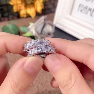 Huitan Princess Cut Square CZ Promise Rings 2Pcs/Set for Women Fashion Luxury Wedding Accessories High-Quality Female Jewelry