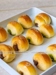 Red Multi-Use Non-Stick 28cm Square Baking Tray Bread Cake Roll Seamless Stainless Steel Oven Dish European Style Baking Mold