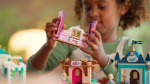 LEGO Disney Princess 43246 Disney Princess Market Adventure Building Set Toys (817 Pieces)