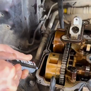 กาวปะเก็น กาวซิลิโคน กาวทาปะเก็น ทน ความร้อนสูง ขนาด 100 กรัม ( 1 หลอด ) มีความเหนียว ยืดหยุ่น ใช้แทนปะเก็นได้เกือบทุกชนิด