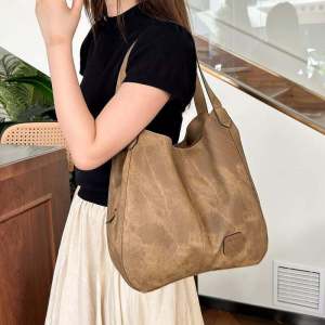 Retro Soft Leather Tote Bag Simple Versatile Single Shoulder Handbag Multi-Layer Large Capacity Casual Womens Crossbody Bag Trendy